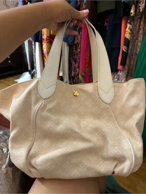 Louis Vuitton Cabas MM Articles de Voyage Monogram Canvas Tote Ivory + Pouch